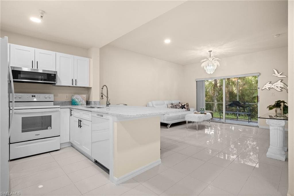 4520 Botanical Place CIR # 103, NAPLES FL 34112-8