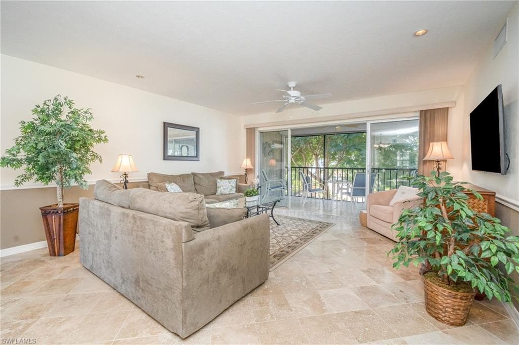 1530 Imperial Golf Course BLVD # 322, NAPLES FL 34110-4