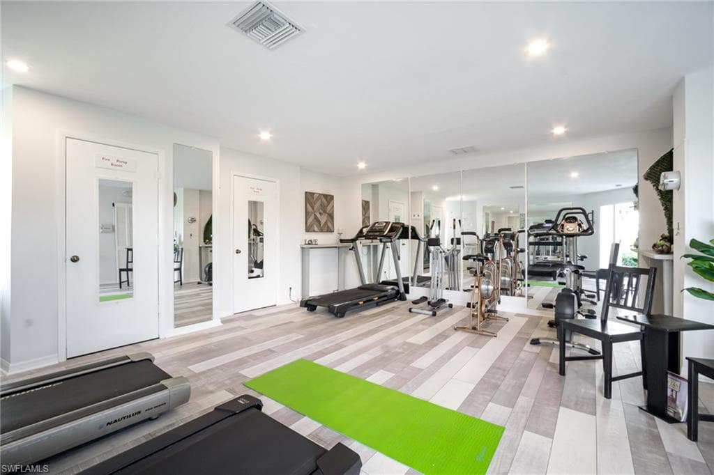 1530 Imperial Golf Course BLVD # 322, NAPLES FL 34110-19