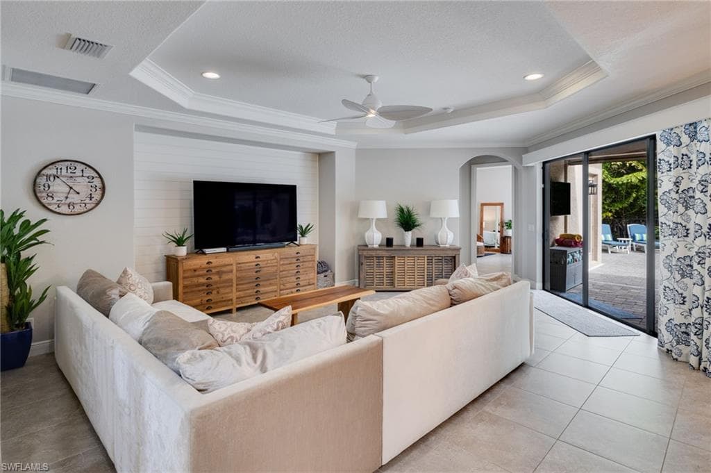 1626 Serrano CIR, NAPLES FL 34105-5