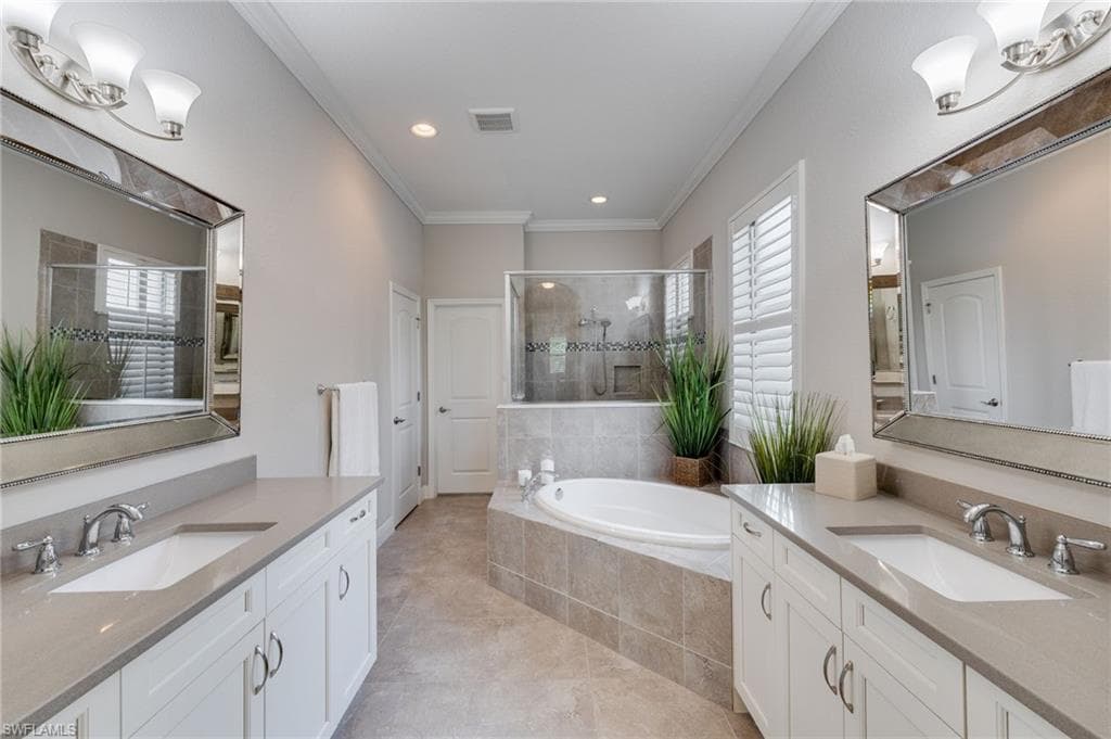1626 Serrano CIR, NAPLES FL 34105-12
