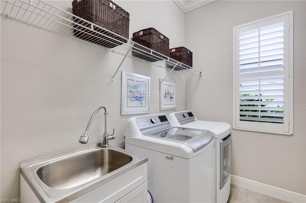 1626 Serrano CIR, NAPLES FL 34105-25