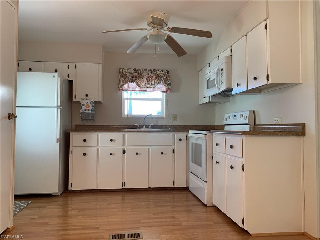 192 Oceans BLVD # 192, NAPLES FL 34104-5