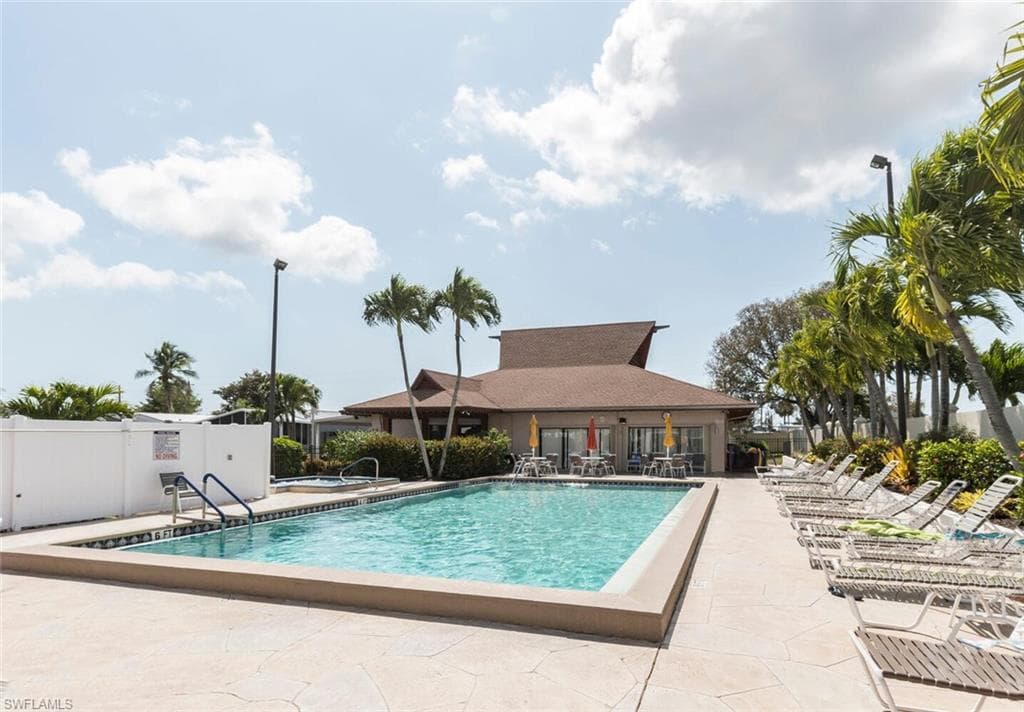 192 Oceans BLVD # 192, NAPLES FL 34104-16