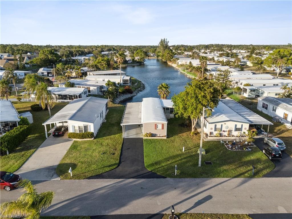 455 Cape Florida WAY, NAPLES FL 34104-2