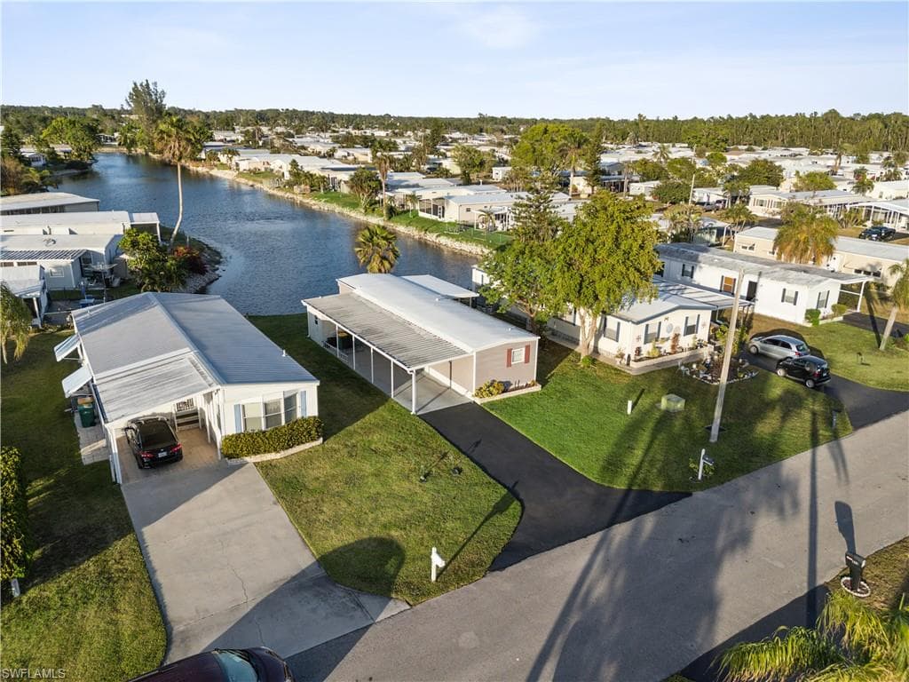 455 Cape Florida WAY, NAPLES FL 34104-3