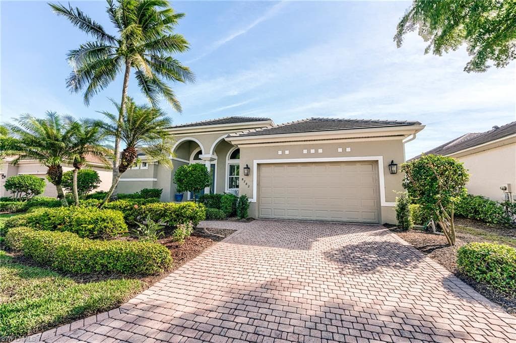 8782 New Castle DR, FORT MYERS FL 33908-2