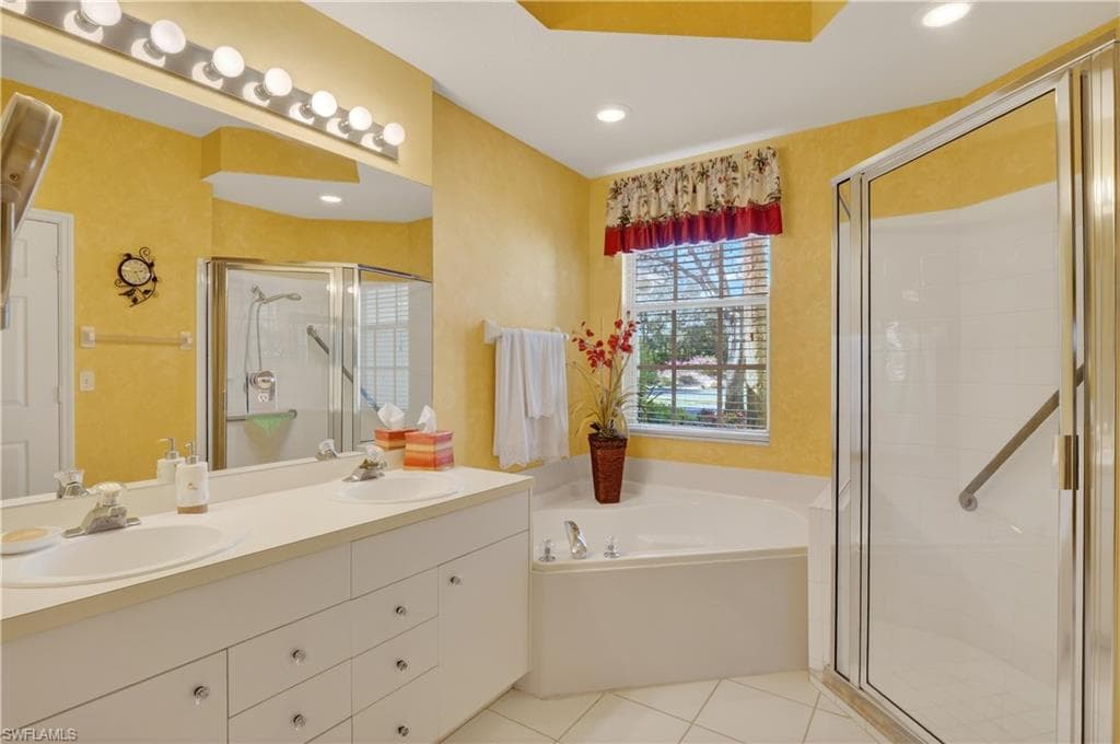 25776 Lake Ameila Way WAY # 101, BONITA SPRINGS FL 34134-6