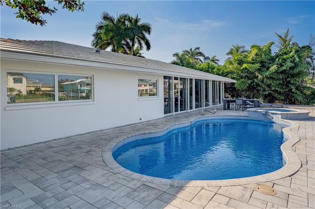 18452 Cutlass DR, FORT MYERS BEACH FL 33931-38