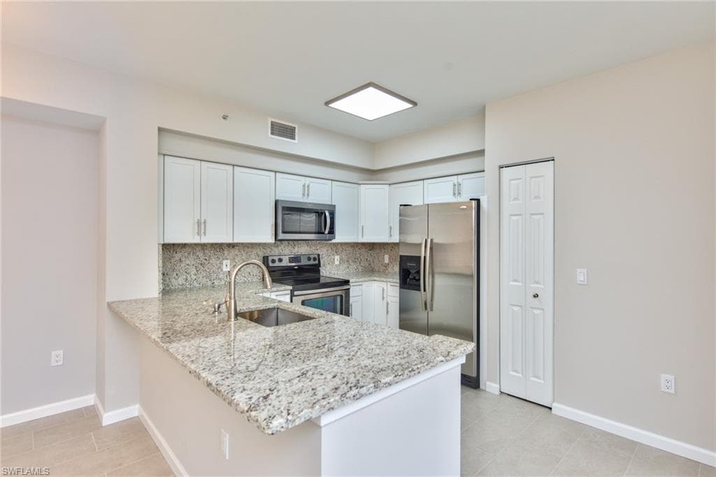 1200 Reserve WAY # 106, NAPLES FL 34105-6