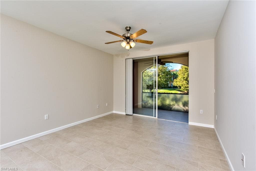 1200 Reserve WAY # 106, NAPLES FL 34105-4