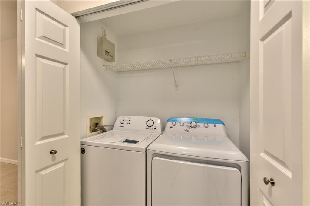 1200 Reserve WAY # 106, NAPLES FL 34105-14