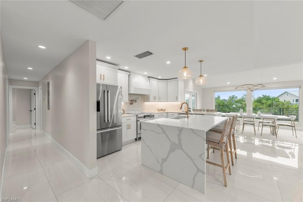 9455 Coventry CT, SANIBEL FL 33957-6