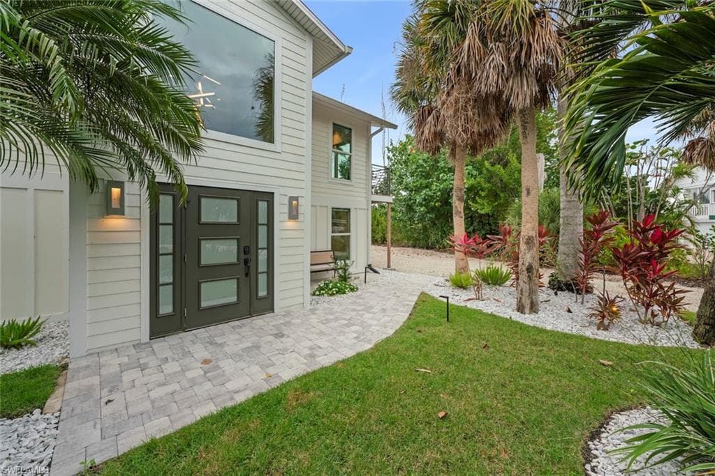 9455 Coventry CT, SANIBEL FL 33957-39