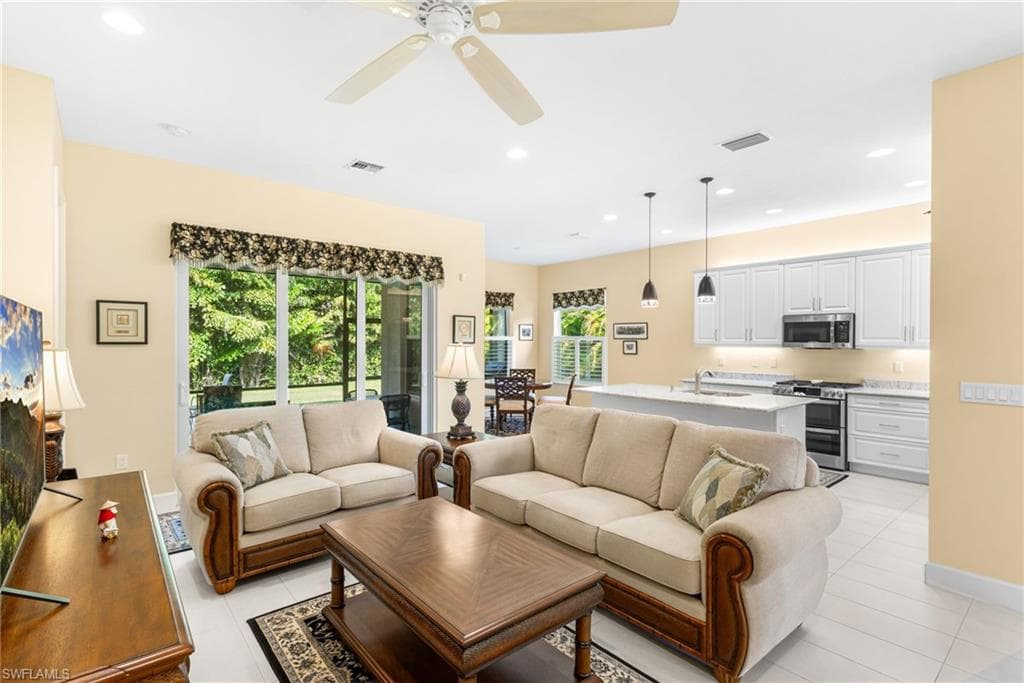 11409 Jacaranda DR-12