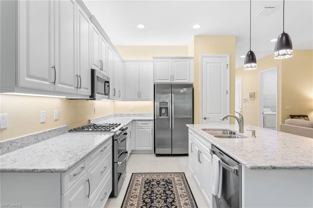 11409 Jacaranda DR-16
