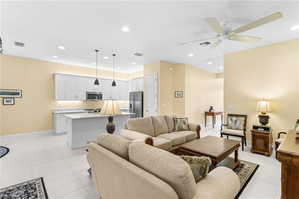 11409 Jacaranda DR-14