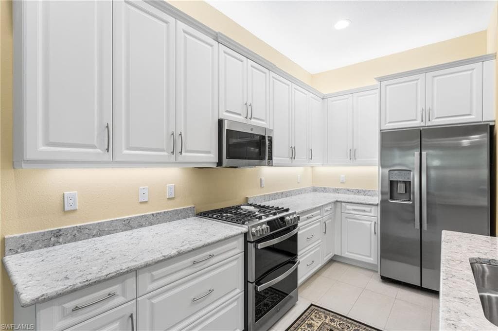 11409 Jacaranda DR-18
