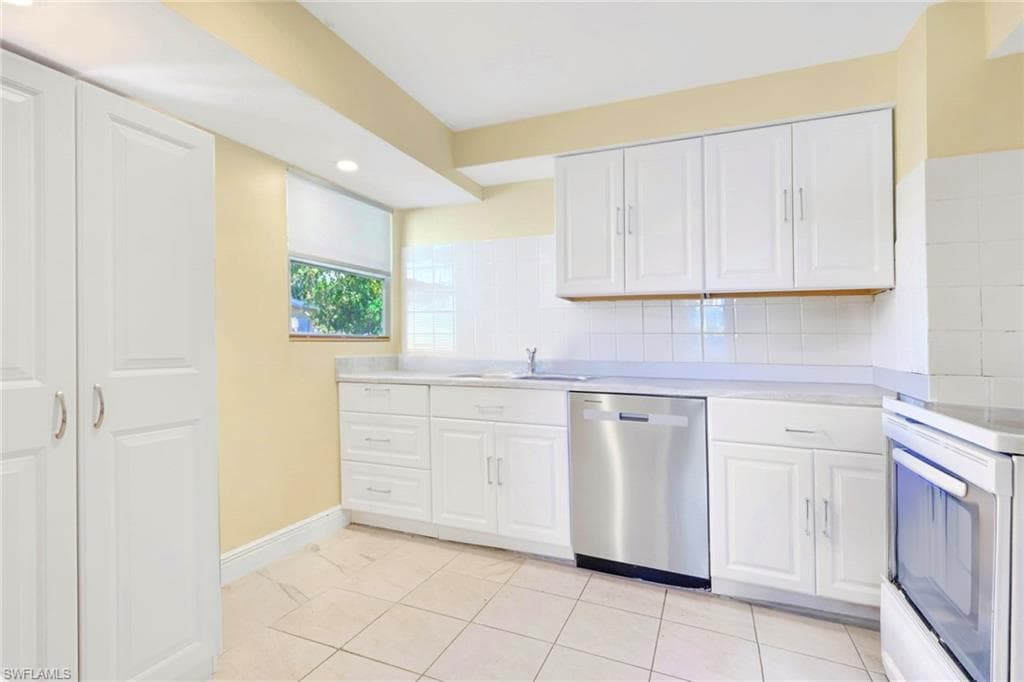 5306 Martin ST, NAPLES FL 34113-33