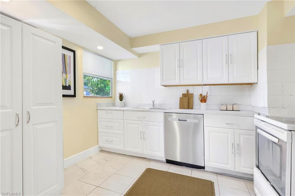 5306 Martin ST, NAPLES FL 34113-34