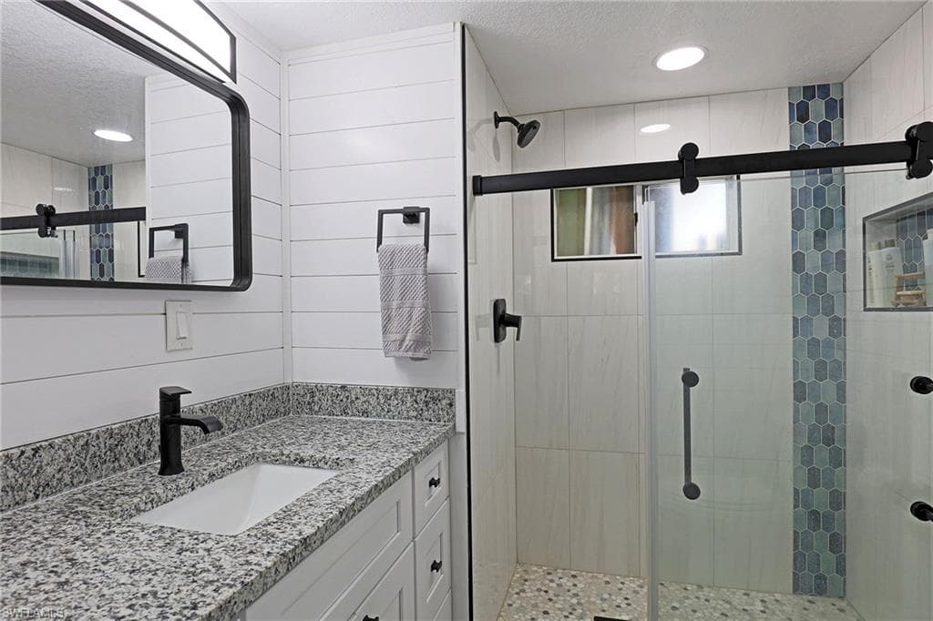 2012 S Olga DR # 40, FORT MYERS FL 33905-23