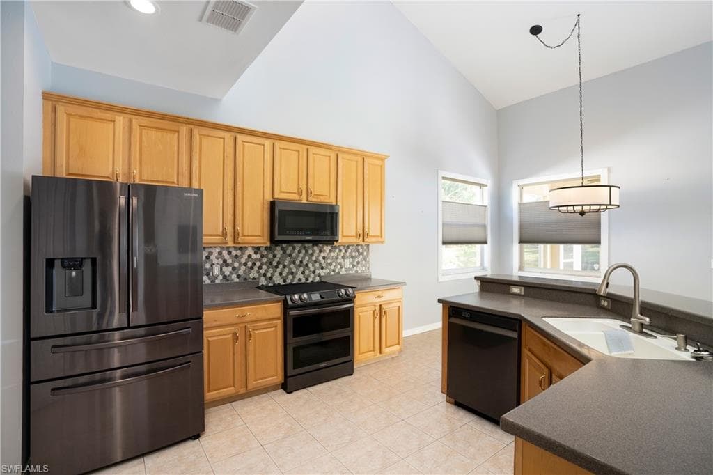 320 Spider Lily LN, NAPLES FL 34119-19