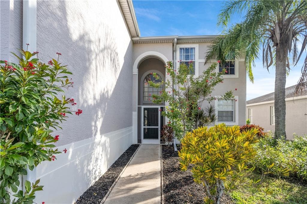 320 Spider Lily LN, NAPLES FL 34119-14