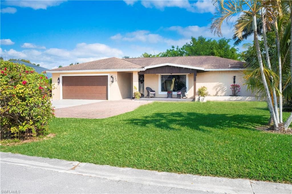 233 Baltusrol DR, NAPLES FL 34113-1