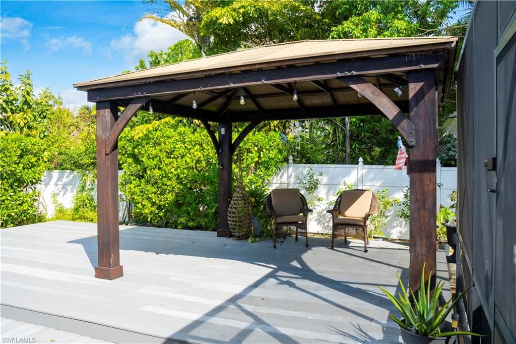 233 Baltusrol DR, NAPLES FL 34113-5