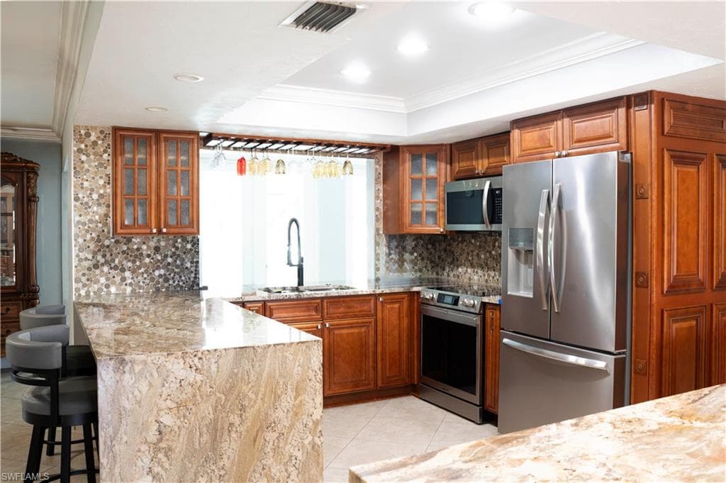 233 Baltusrol DR, NAPLES FL 34113-7