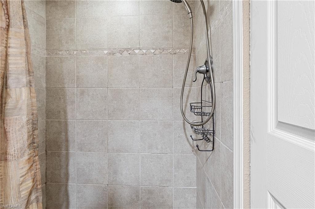 1702 Park Meadows DR # 1, FORT MYERS FL 33907-16