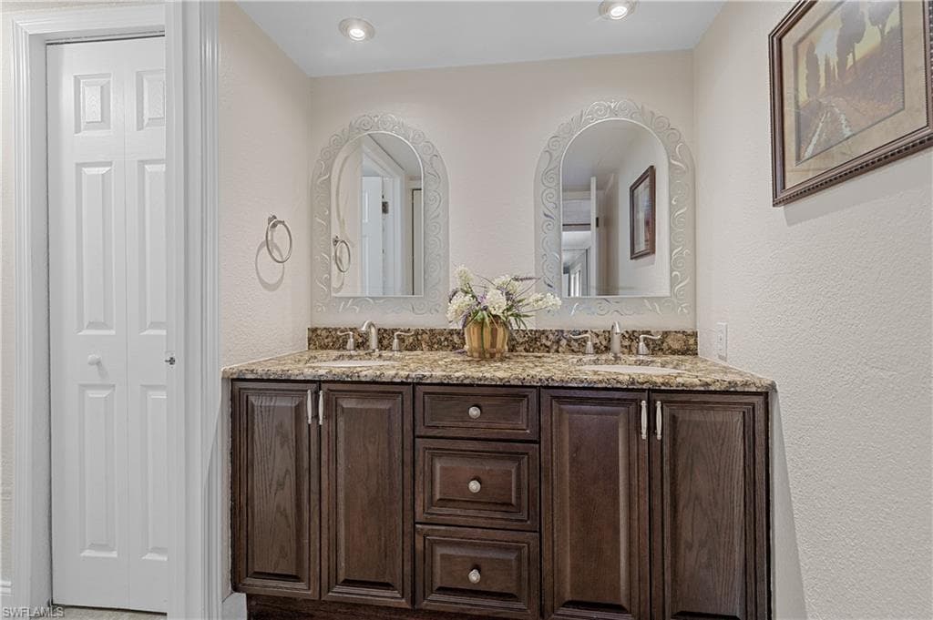 1702 Park Meadows DR # 1, FORT MYERS FL 33907-15