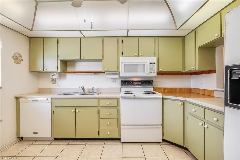 6992 Edgewater CIR, FORT MYERS FL 33919-4