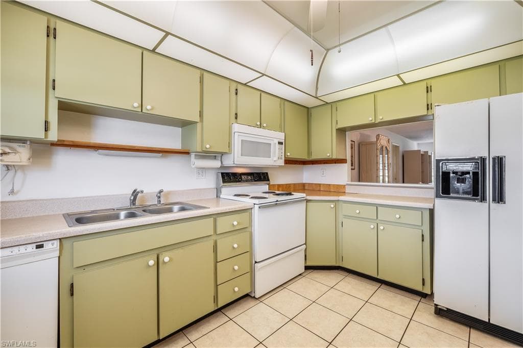 6992 Edgewater CIR, FORT MYERS FL 33919-3