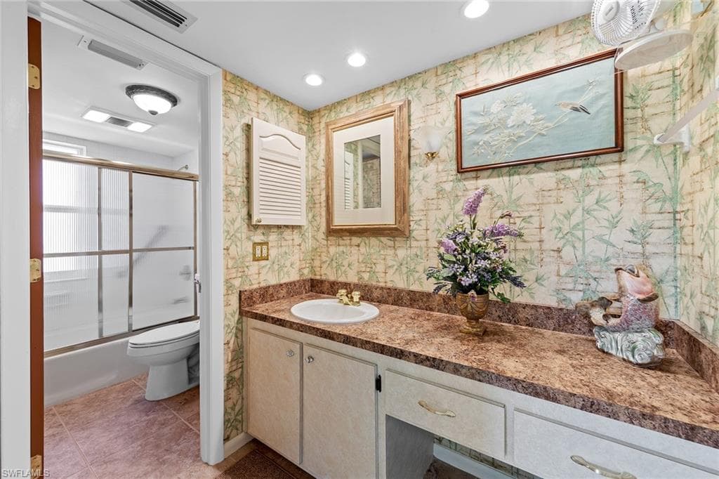 200 Albi RD # 2, NAPLES FL 34112-31