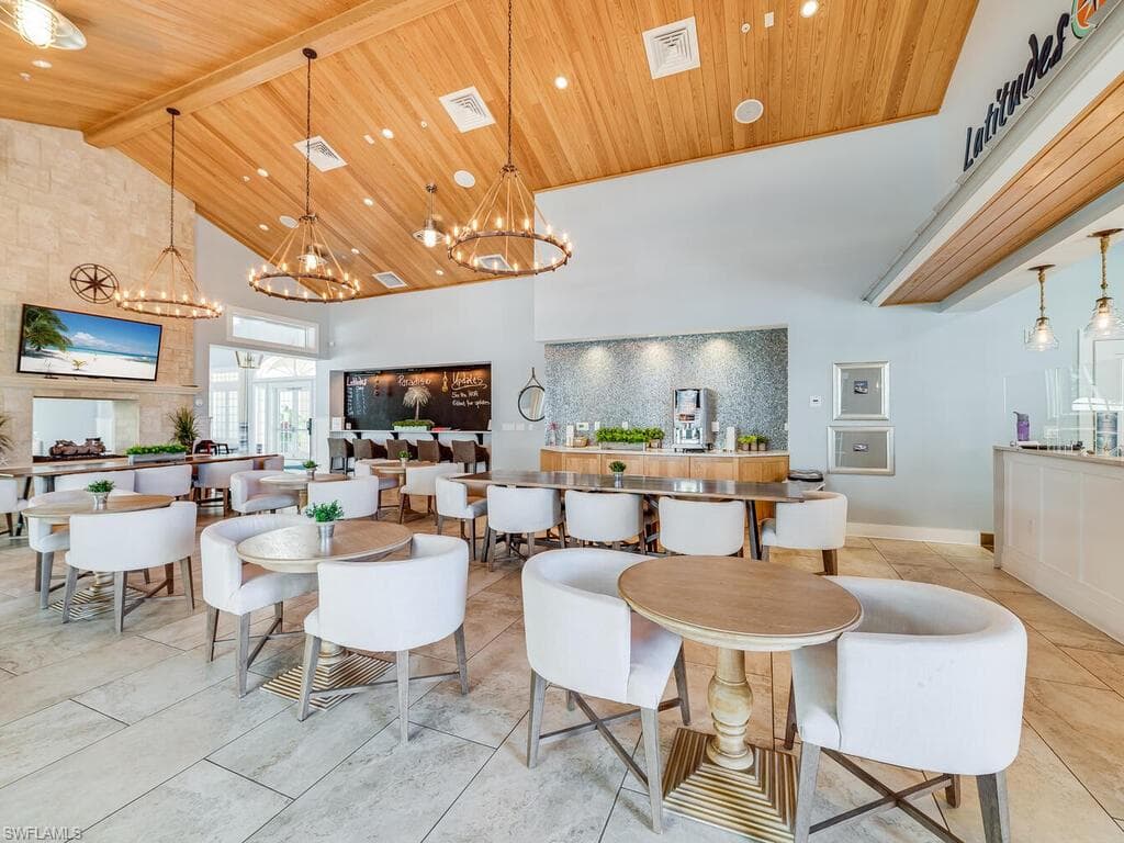 14785 Leeward DR, NAPLES FL 34114-33