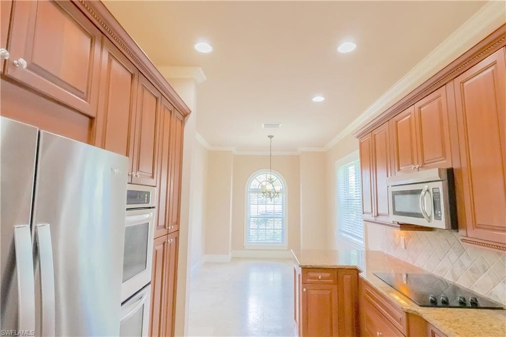 2915 Coco Lakes DR, NAPLES FL 34105-16
