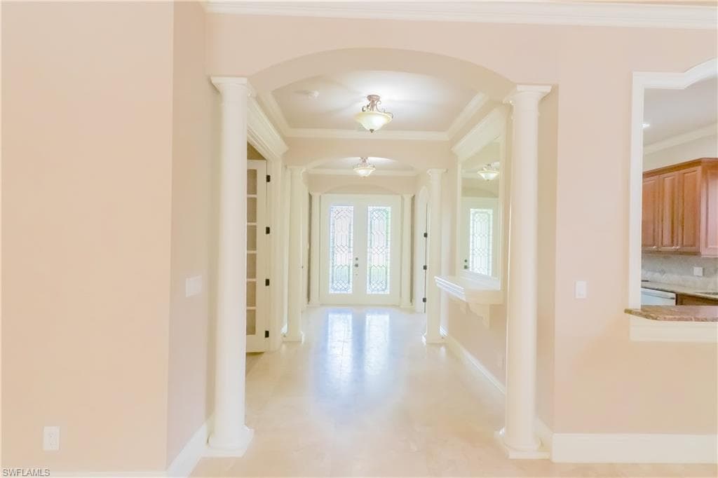 2915 Coco Lakes DR, NAPLES FL 34105-21