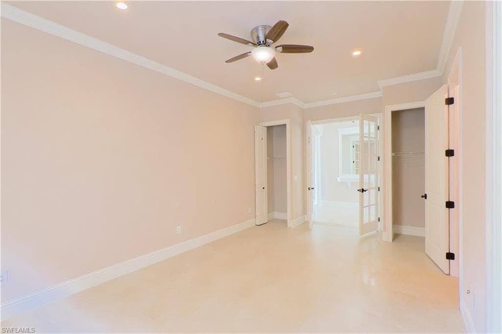 2915 Coco Lakes DR, NAPLES FL 34105-33