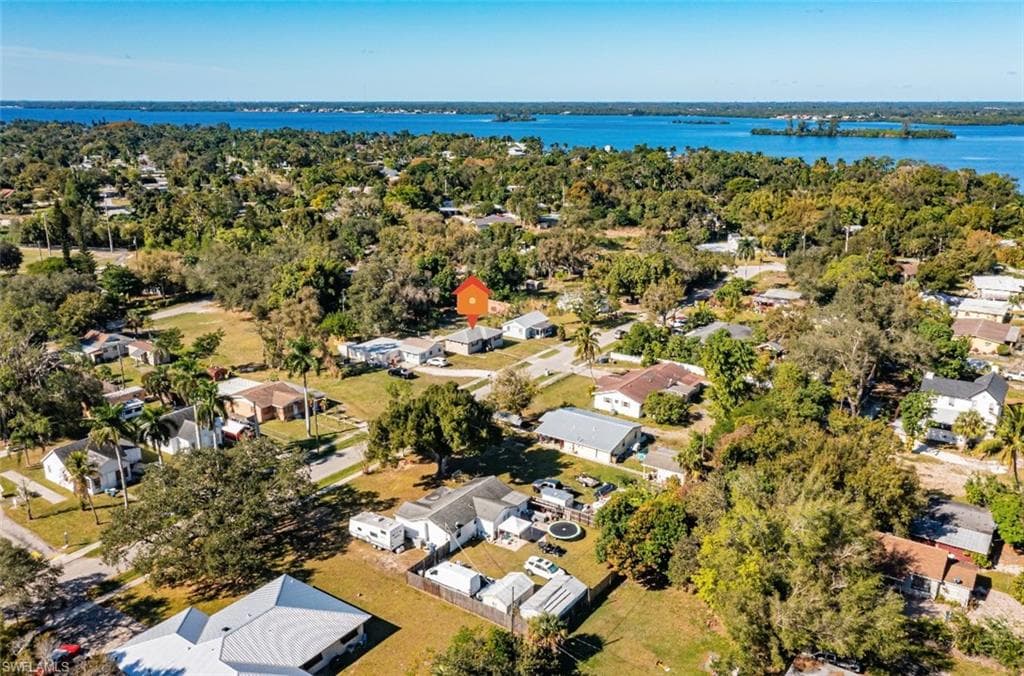 318 Bellair RD, FORT MYERS FL 33905-1