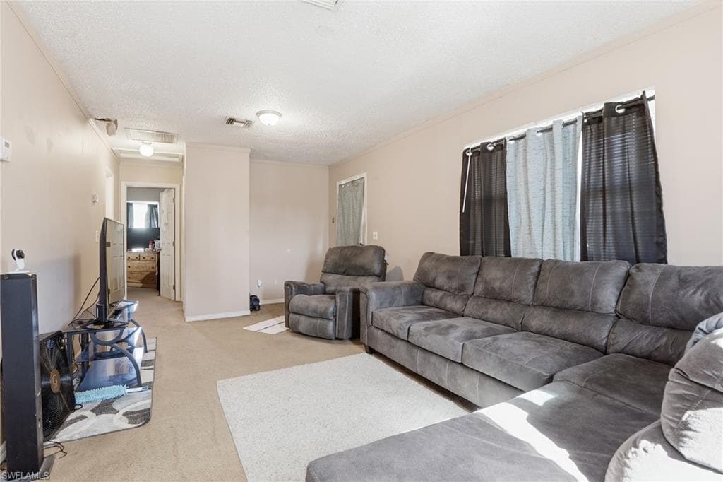 318 Bellair RD, FORT MYERS FL 33905-5