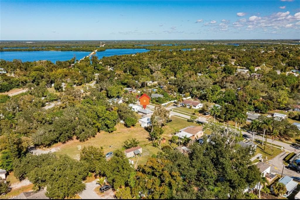 318 Bellair RD, FORT MYERS FL 33905-17