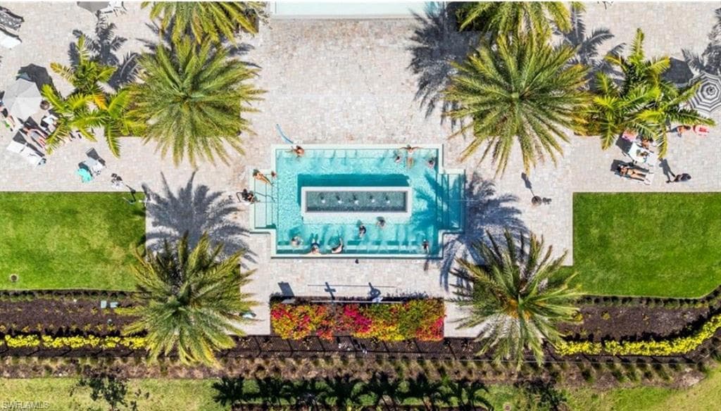 19573 Hinkley DR, ESTERO FL 33928-40