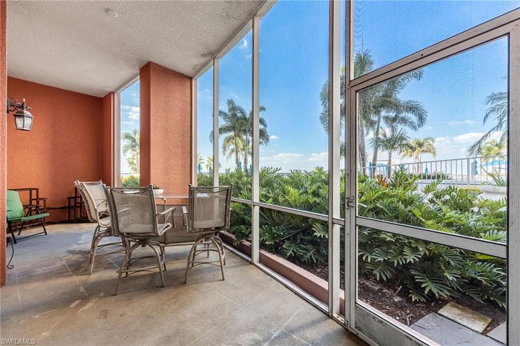 2743 1st ST # 304, FORT MYERS FL 33916-15