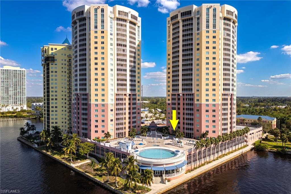 2743 1st ST # 304, FORT MYERS FL 33916-44