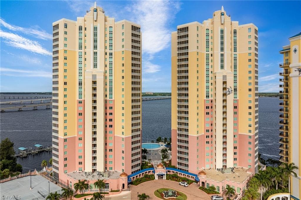 2743 1st ST # 304, FORT MYERS FL 33916-49