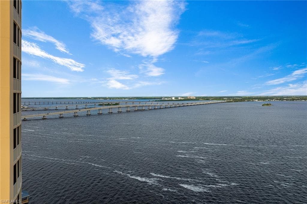 2743 1st ST # 304, FORT MYERS FL 33916-47