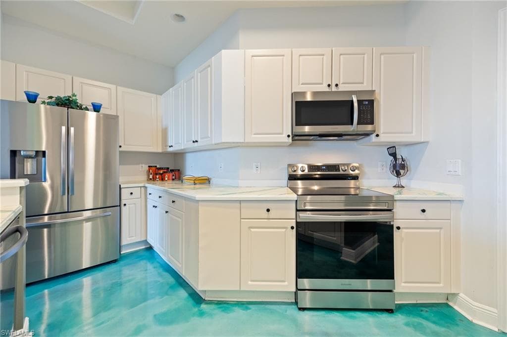 2743 1st ST # 304, FORT MYERS FL 33916-3