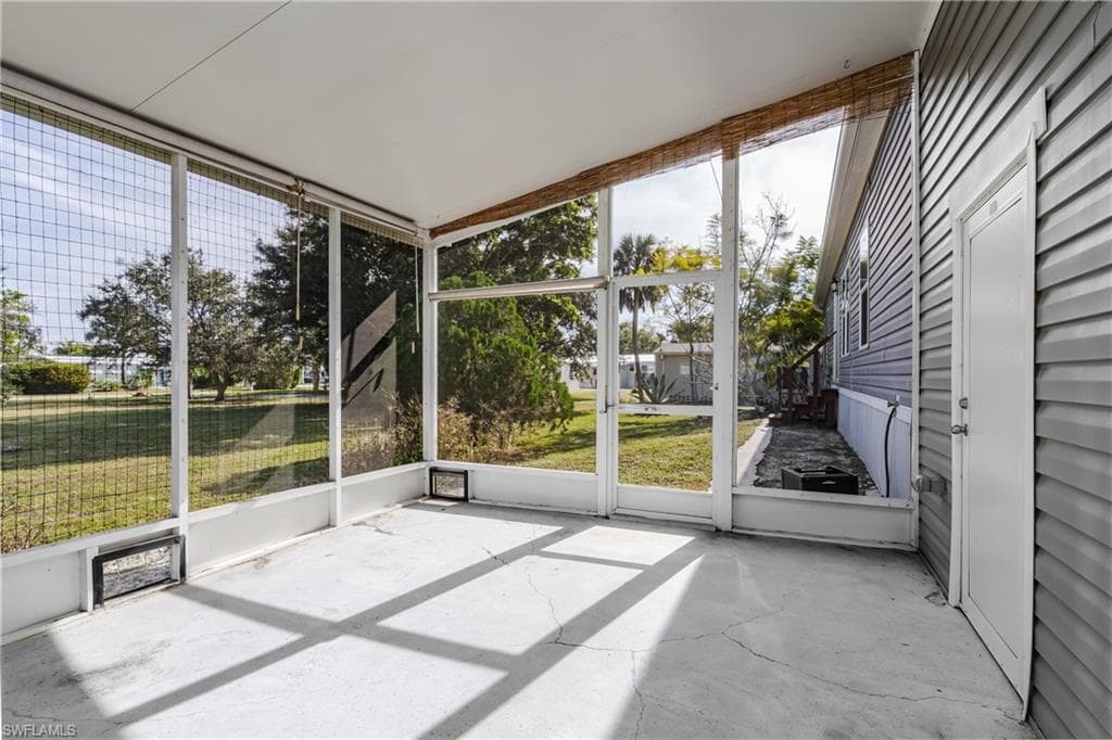 104 Rookery RD, NAPLES FL 34114-25