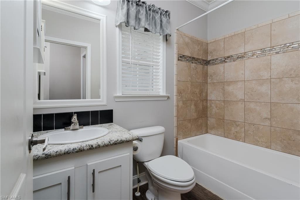 104 Rookery RD, NAPLES FL 34114-17